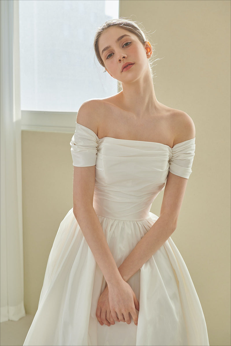 Elegant Vintage Off Shoulder Wedding Dress
