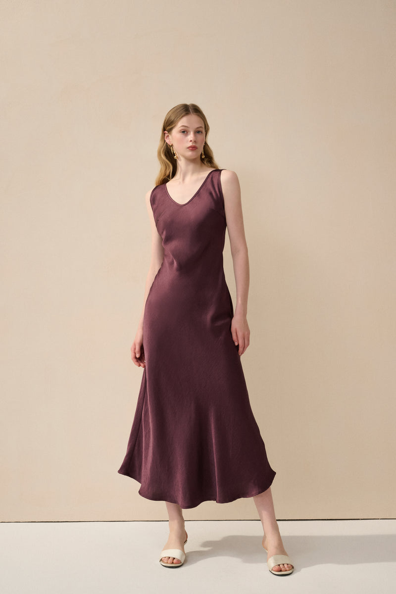 V-neck slim fit dress